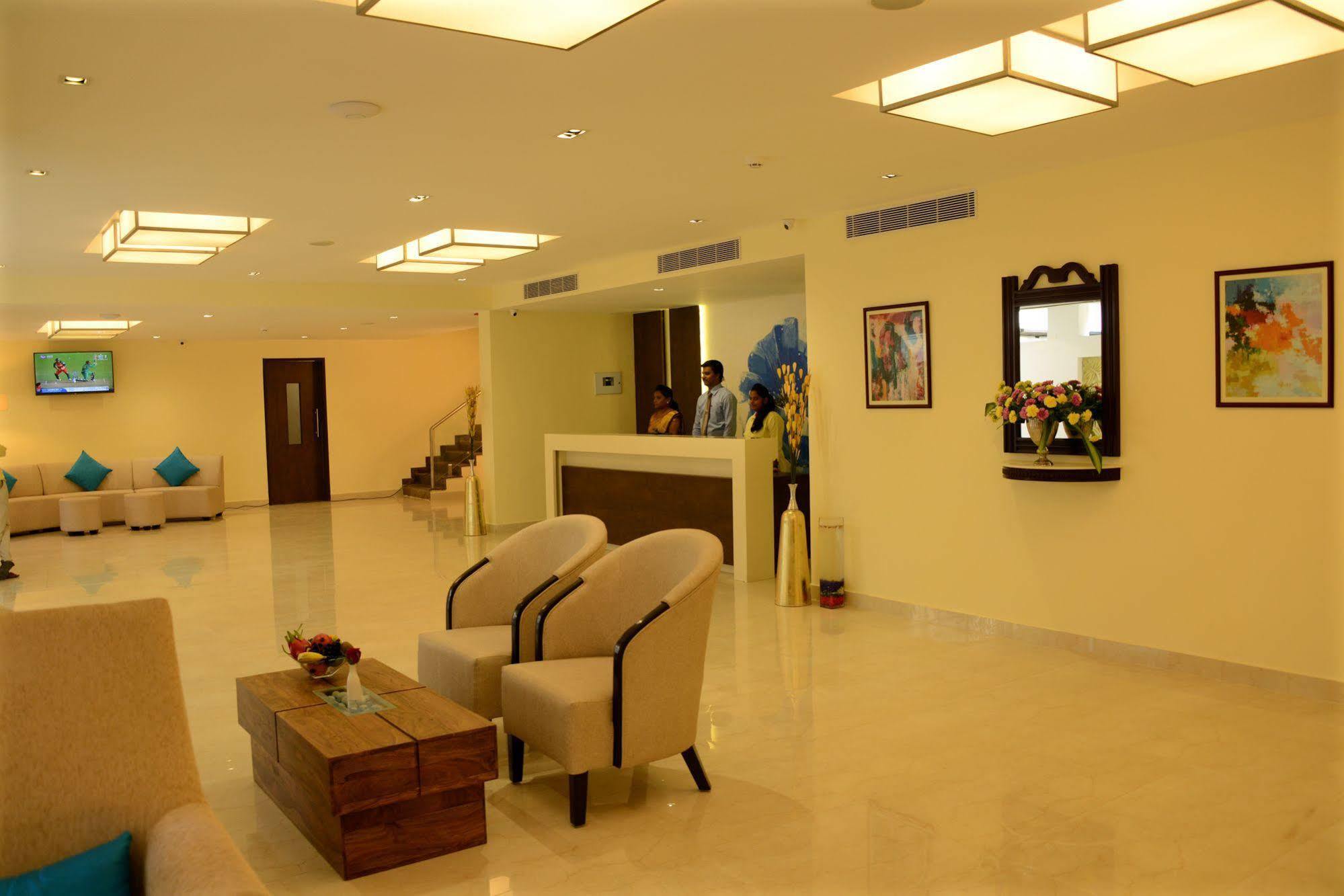 Hotel Blu Iris Chennai Zewnętrze zdjęcie